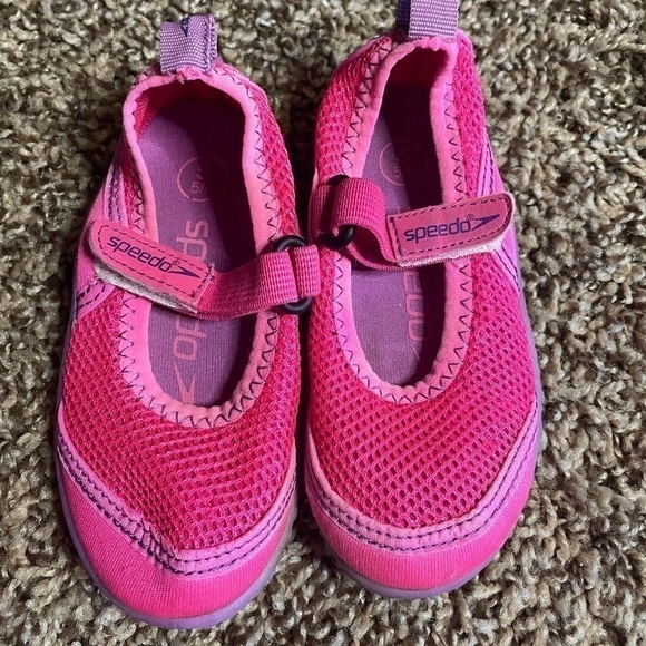🐶🐶Speedo toddler/little girls size 5/6 (Small) pink water shoes.🐶🐶 - Picture 4 of 6